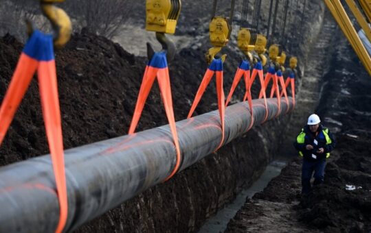 Црно злато: Србија гради директан нафтовод за руску нафту