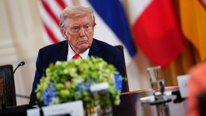 фото: Доналд Трамп (EPA/A. SCHWARTZ)