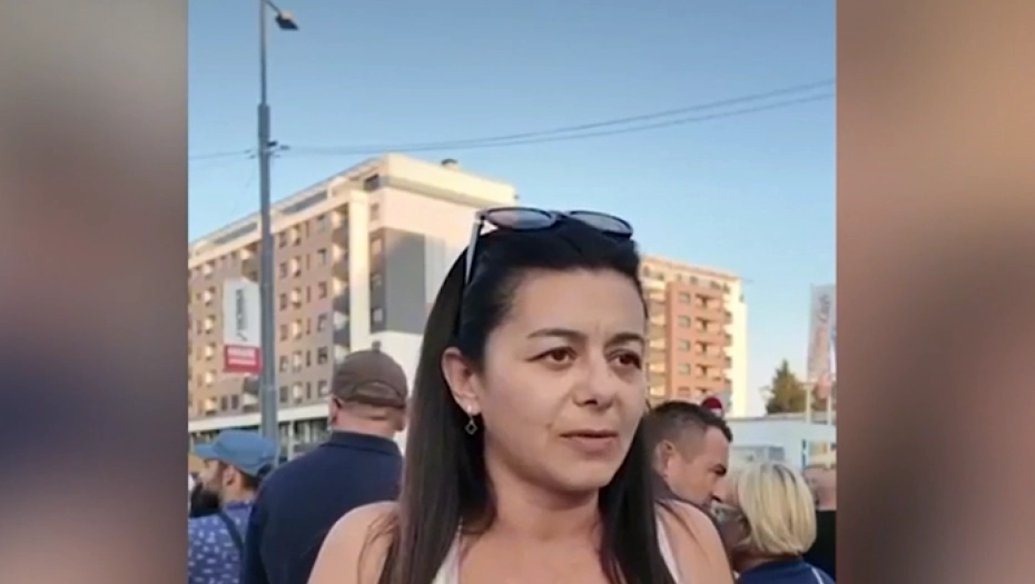 Мајка против блокадера