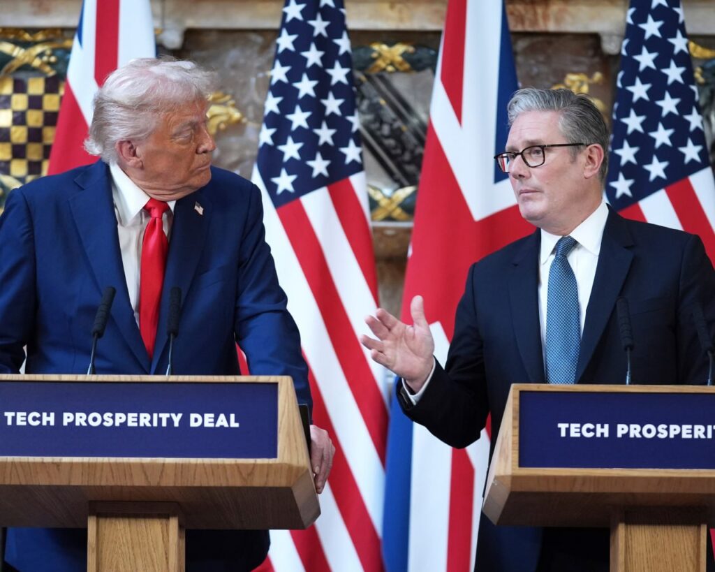 ТРАМП ПРЕМИЈЕРУ БРИТАНИЈЕ: ПОШАЉИ ВОЈСКУ НА ГРАНИЦУ, НЕМОЈ ДА ЧЕКАШ ДА ТЕ ПОЈЕДУ