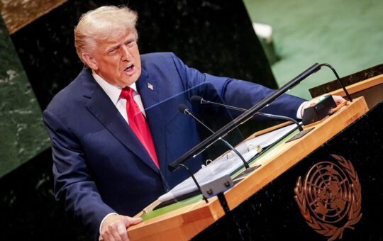 Трамп у УН: Европа тоне у хаос због миграција, зелене агенде и слабости пред тероризмом