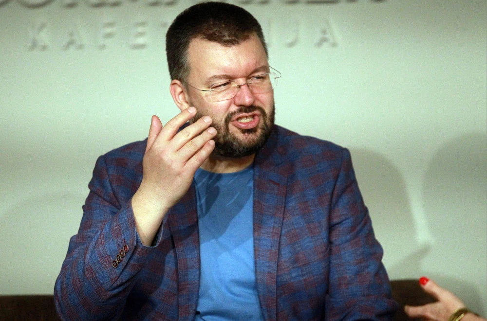 СТУДЕНТИ БЛОКАДЕРИ ПОКРАЛИ 500 ЛИТАРА ВИНА ИЗ РЕКТОРАТА! Борба за бољу будућност уз чашу црног