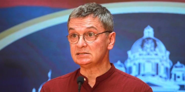 Не престаје рат унутар блокаде: Ћута ударио по својима,  „Били су агресивни и залепљени за телефон“