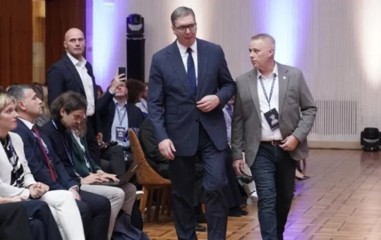 У ПАЛАТИ СРБИЈЕ ОДРЖАНА ЈУБИЛАРНА КОНФЕРЕНЦИЈА О БЕЗБЕДНОСТИ ДЕЦЕ: ВУЧИЋ НАЈАВИО ИЗМЕНЕ ЗАКОНА ЗА ВЕШТАЧКИ ГЕНЕРИСАН НАСИЛНИ САДРЖАЈ