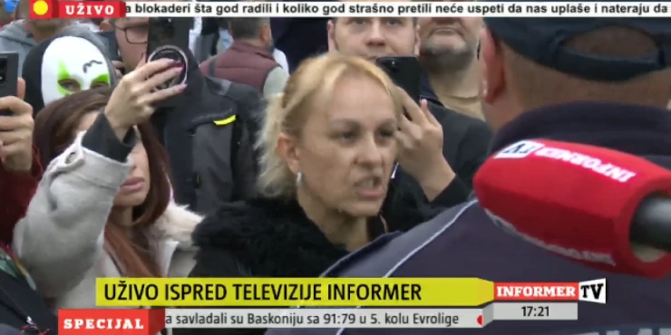 РАТ МЕЂУ БЛОКАДЕРИМА: Дијану Хрку оптужују за насиље, псовке на рачун Србије и узимање пара од Хелсиншког одбора