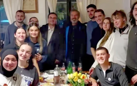 Блокадери пешке до кафане, па у ауто за наставак борбе