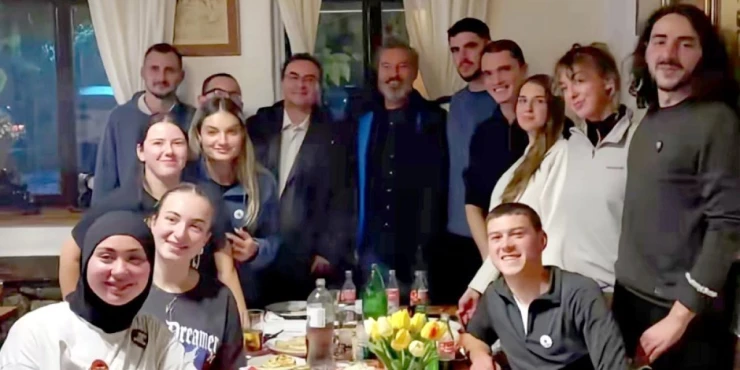 Блокадери пешке до кафане, па у ауто за наставак борбе