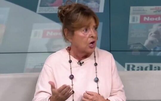 Шокантне увреде у ТВ гостовању: Бивша професорка ФПН изјавила да власт врши  „тихи геноцид“
