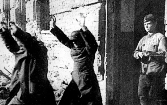 Плакати у Вилмерсдорфу позивају Немце да се боре у Украјини: Ко регрутује и зашто нико не одговара?
