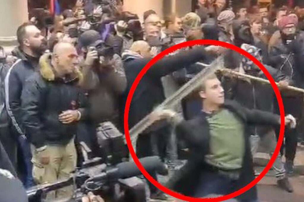 541124_protest_f