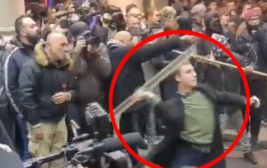 541124_protest_f