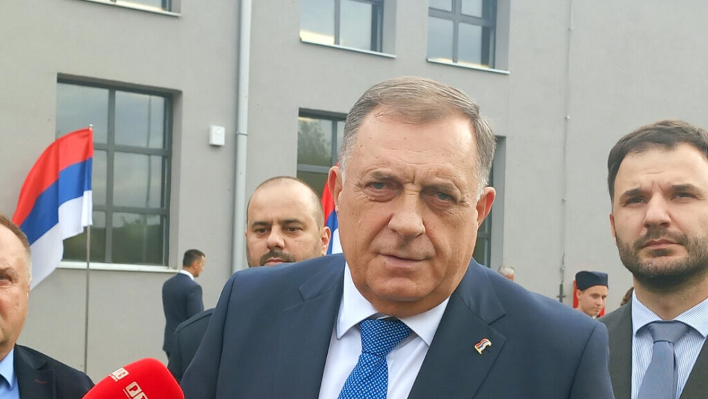 Додик је председник СНСД: ЦИК одбио да му одузме страначку функцију