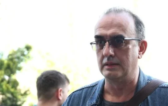 Србомржња без граница: Грухоњић преноси ставове пријатеља Кандићке и Бисерко, човека који велича ОВК и назива српске  генерале злочинцима