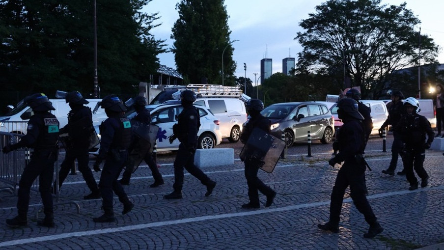 904z509_pariz-protest-policija-epa-t.s.-nnn