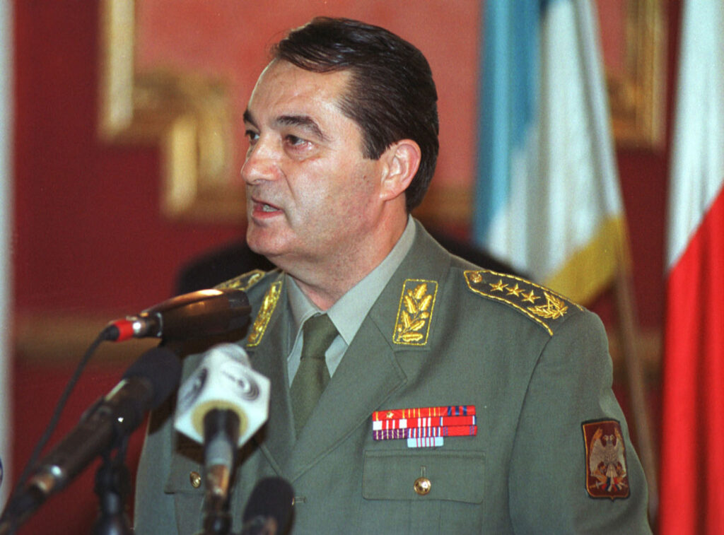 Nebojsa Pavkovic na proslavi Dana JA.15.6.2001.foto:A.Andjic