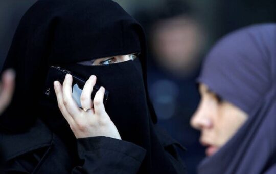 Португал забранио покривање лица у јавности, затвор и новчане казне за бурке