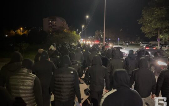 У Подгорици се страсти не смирују: Грађани ноћас патролирали улицама уз повике „Турци напоље“