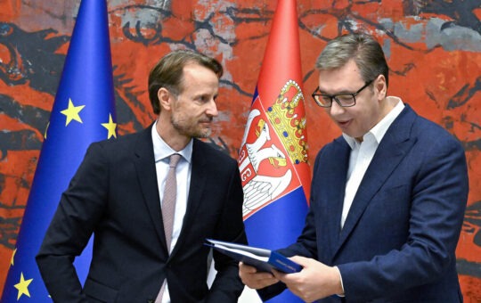 Фон Бекерат: Србија да испуни Охридски споразум; Вучић: Прво да се спроведе Бриселски споразум