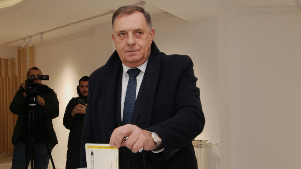 Додик гласао у Лакташима: Стигли први резултати о излазности