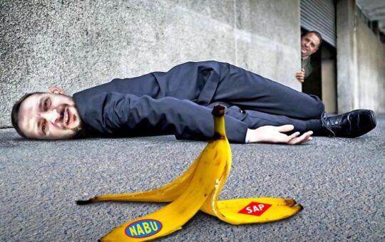 BANANA-PEEL