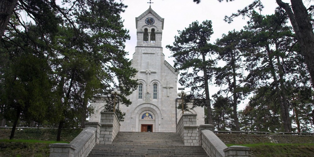 Crkva-Sv.-Vasilija-Ostroskog-NiksicGL-1000x500-1