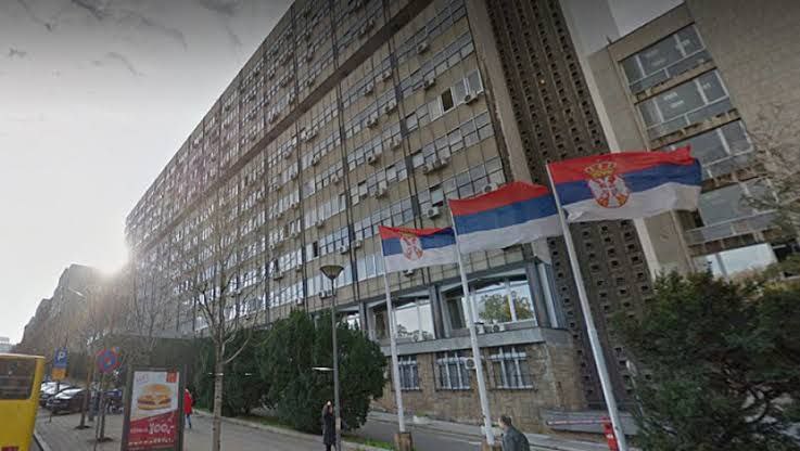 Професори раде, ученици бојкотују наставу због Дијане Хрке: Министарство упозорава, политичка манипулација извлачи ђаке из система и гура их у кршење закона
