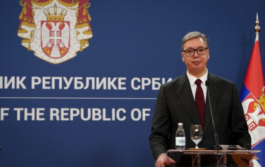 АМЕРИКАНЦИ ТРАЖИЛИ ПОТПУНУ ПРОМЕНУ ВЛАСНИЧКЕ СТРУКТУРЕ НИС Вучић: Дали су рок до фебруара, до тада не можемо нафту да добијамо ни од ЈАНАФ-а