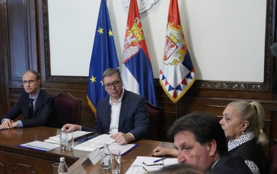 Вучић после састанка о НИС-у: Размотрено више сценарија за заштиту интереса земље