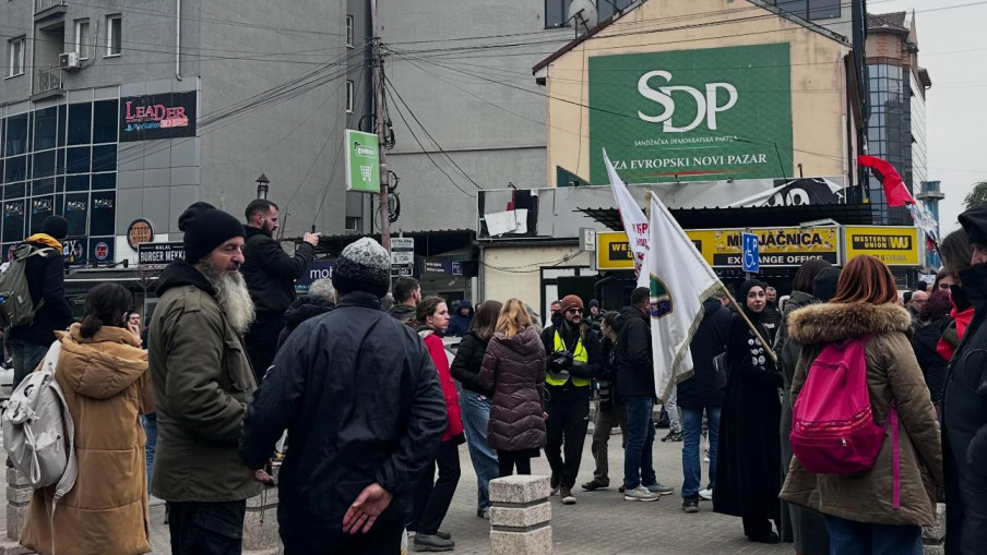 Вехабије на блокадерском протесту у Новом Пазару