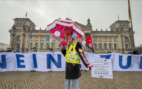 Протести широм Немачке: млади се буне против војног рока и новог наоружавања