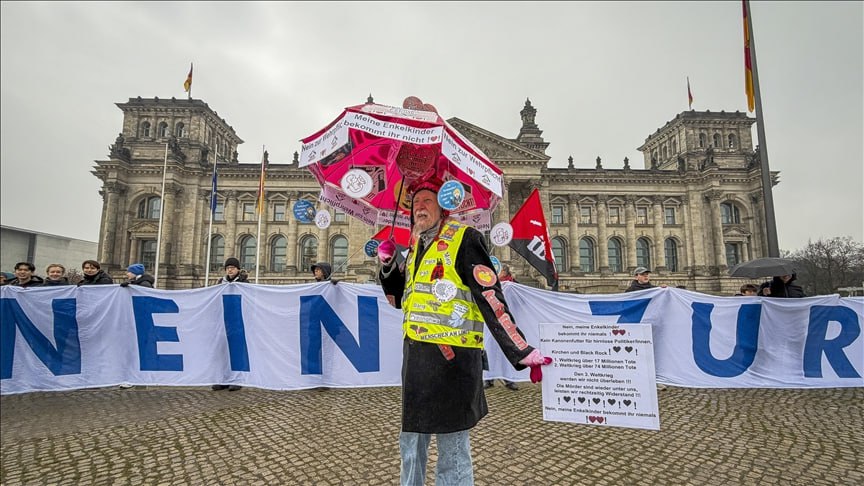 Протести широм Немачке: млади се буне против војног рока и новог наоружавања