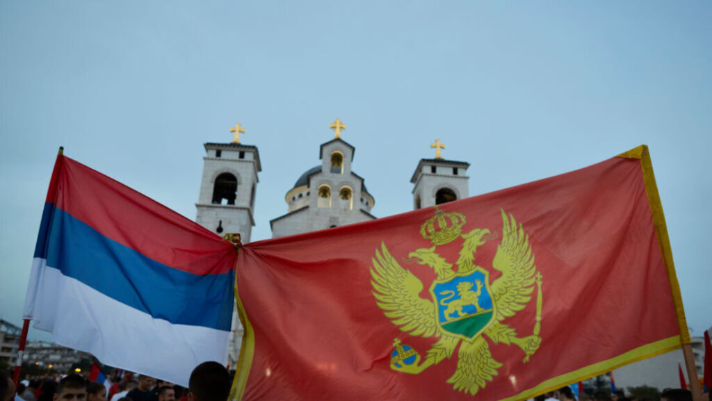 Из Мандићеве странке одговарају: Подржаћемо захтев о статусу српског језика, застави и држављанству