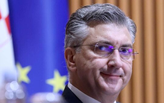 ПЛЕНКОВИЋ: „ПРЕРАНО ЈЕ ЗА ОДЛУКУ О ПРИКЉУЧЕЊУ ХРВАТСКЕ ТРАМПОВОМ ОДБОРУ ЗА МИР“