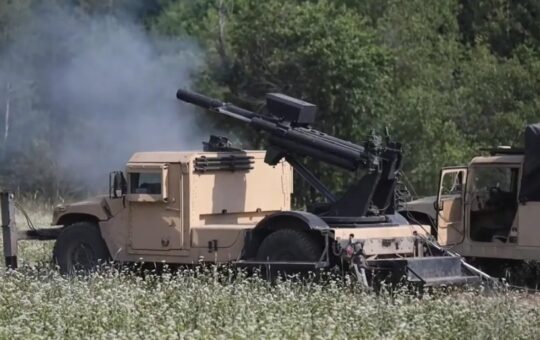 669287_hawkeye-105mm-mobile-howitzer-11-avg-2019-printscreen-youtube-matsimus-694271377995c_f