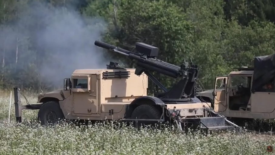 669287_hawkeye-105mm-mobile-howitzer-11-avg-2019-printscreen-youtube-matsimus-694271377995c_f