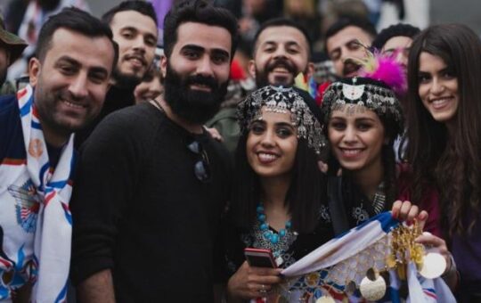 Assyrians_celebrating-1202