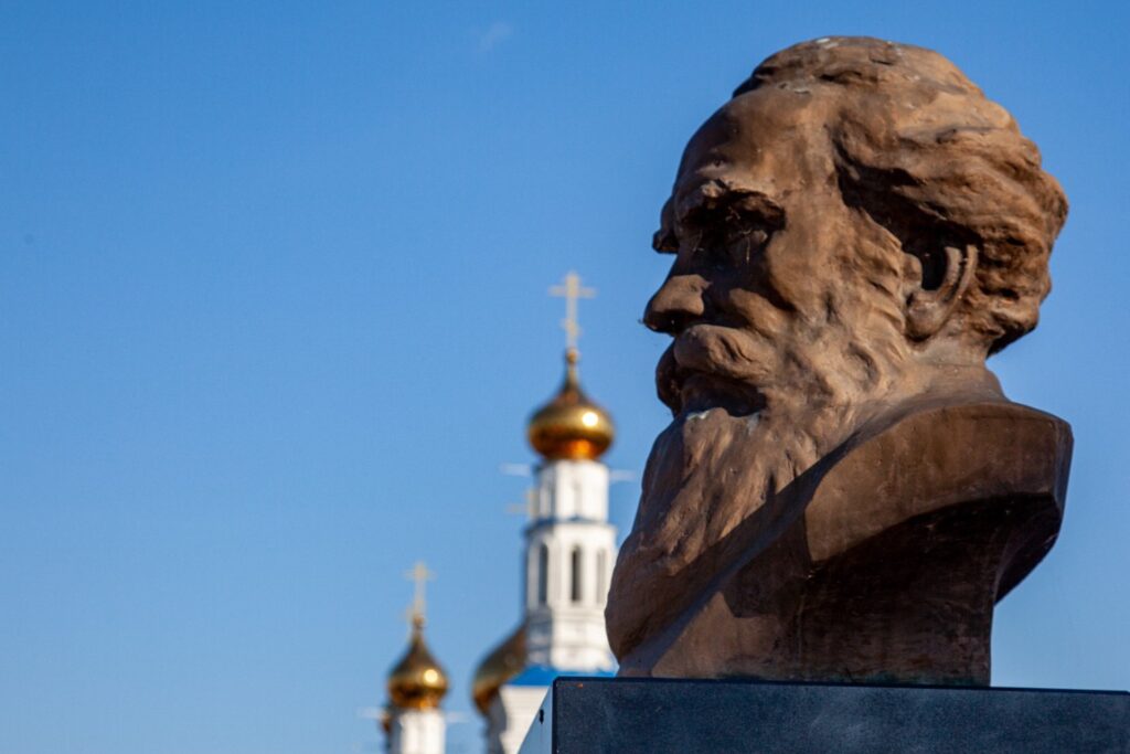 Толстој
