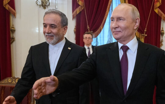Абас Аракчи и Владимир Путин