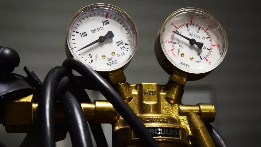 gas-e1759354605230