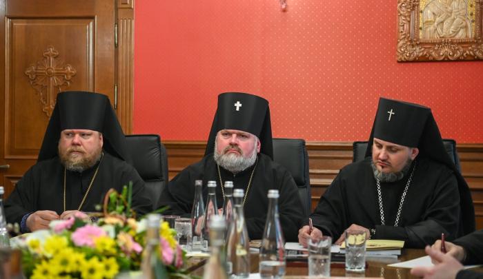 неканонске цркве у Украјини