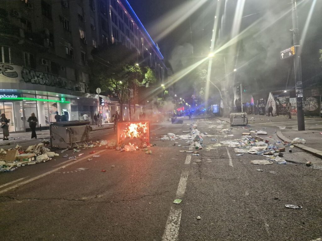 Хаос Краља Милана