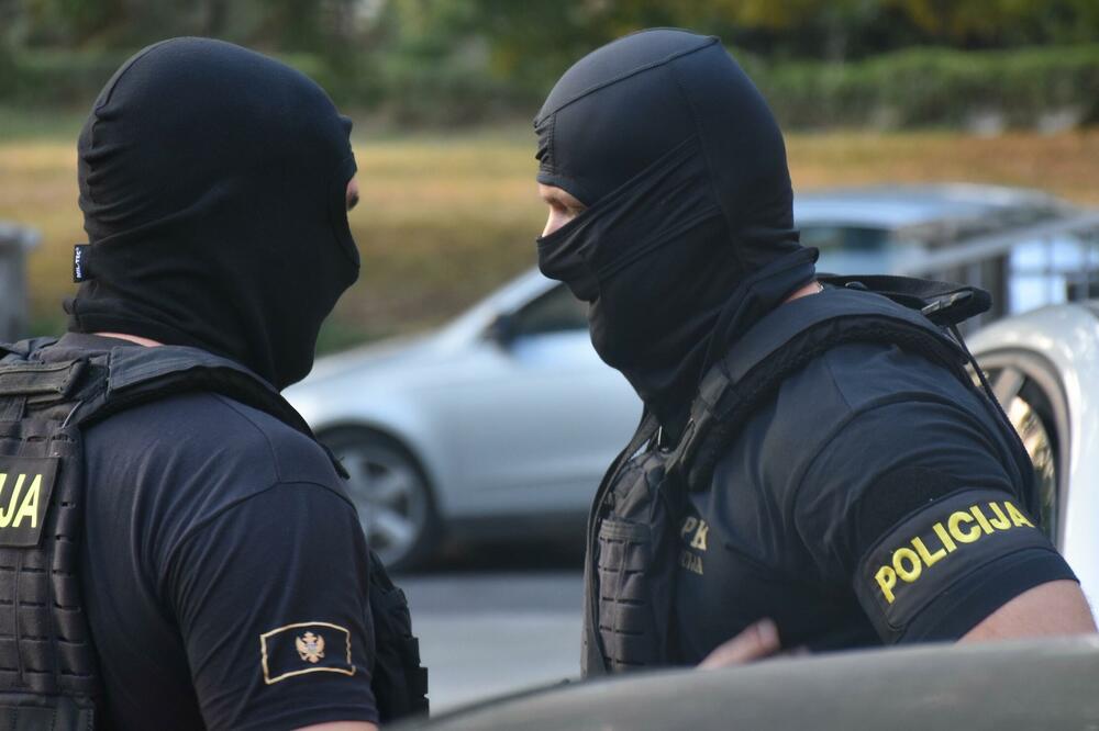 тиват, цг полиција