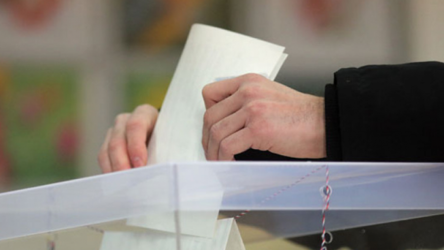 Највећа излазност на почетку гласања на KиМ у српским срединама, гужве у Грачаници
