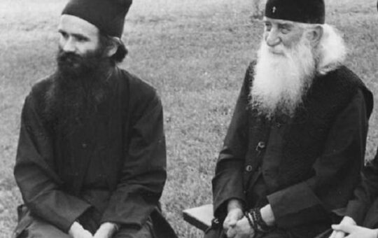 Амфилохије и Ава Јустин