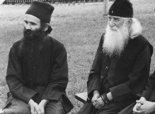 Амфилохије и Ава Јустин