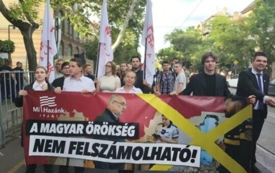 протест мађари