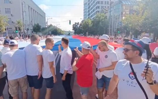 величанствена застава