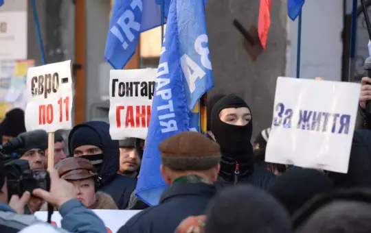 Протести у више украјинских градова због смене министра одбране