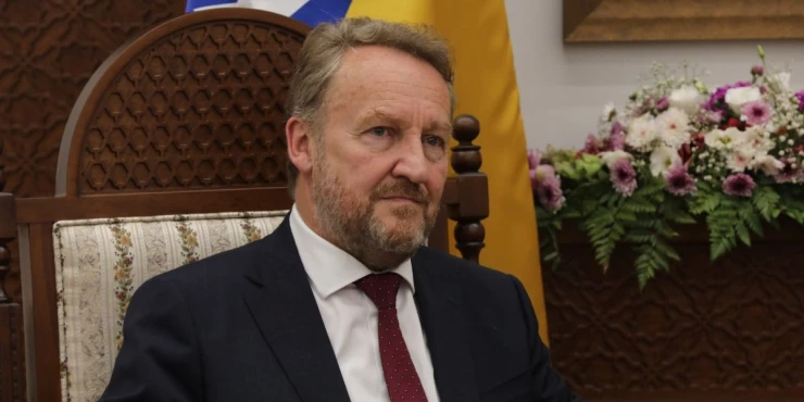 БАКИР БИ ДА СТВАРА „ЧИСТУ“ БОСНУ: Изетбеговић гази Дејтон и отворено прети Србима