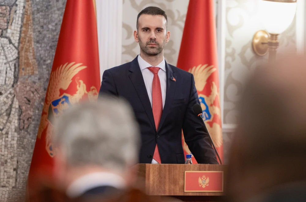 Жесток удар на Србију; Спајић протерује Србе, а потом издаје скандалозна саопштења; Кнежевић одговорио